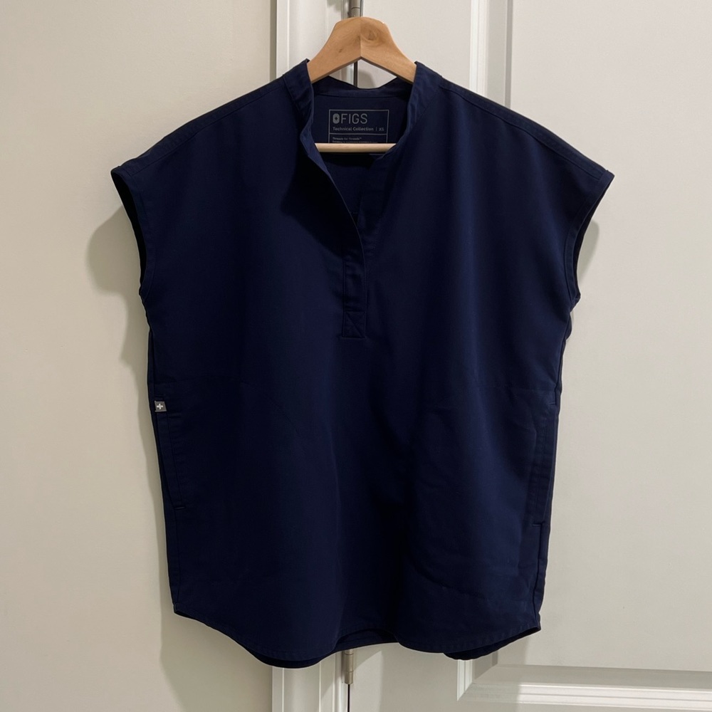 Navy figs scrub set